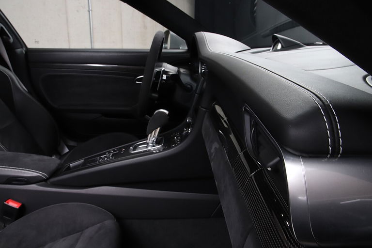 Porsche 991.2 Carrera GTS