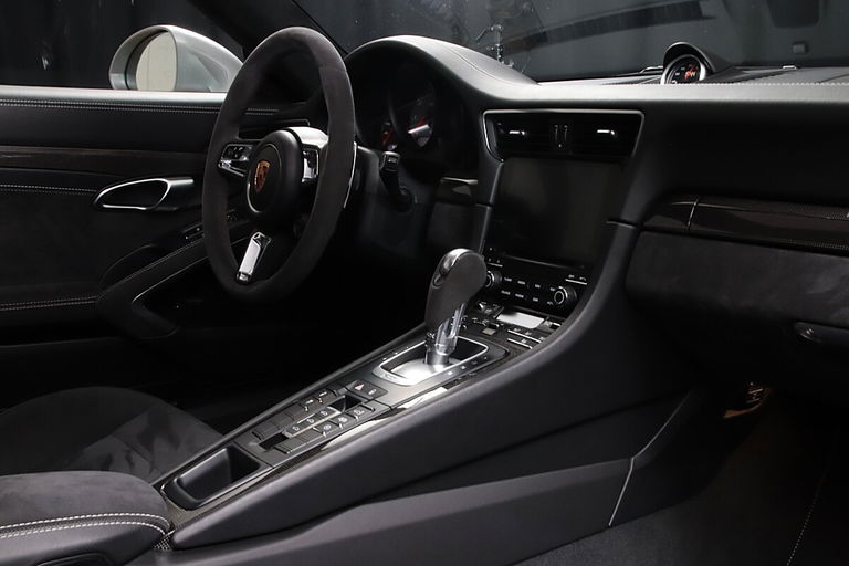 Porsche 991.2 Carrera GTS