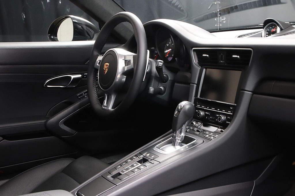 Porsche 991 Carrera 4 GTS