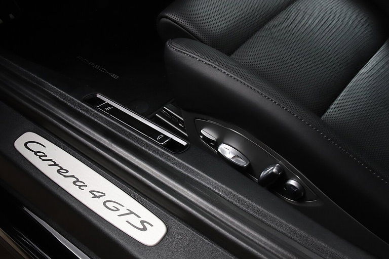 Porsche 991 Carrera 4 GTS