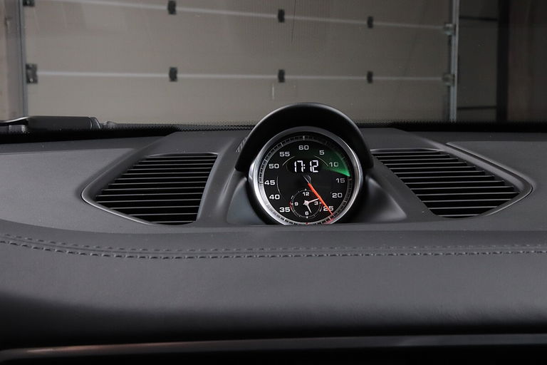 Porsche 991 Carrera 4 GTS