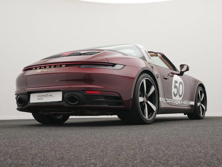 Porsche 992 Heritage Design Edition