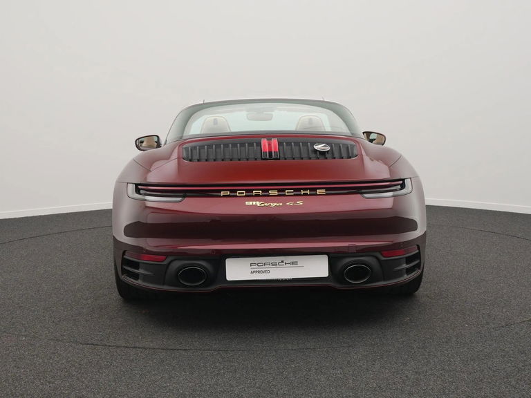 Porsche 992 Heritage Design Edition