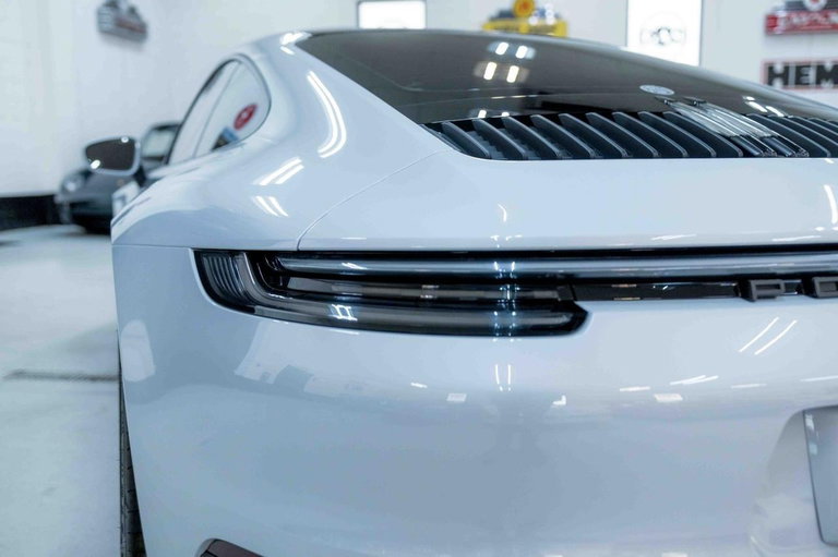 Porsche 992 Carrera GTS