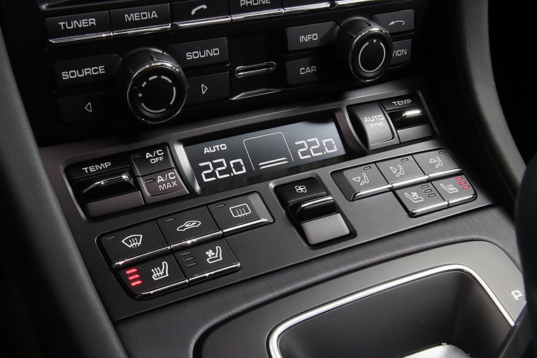 Porsche 991 Carrera 4 GTS