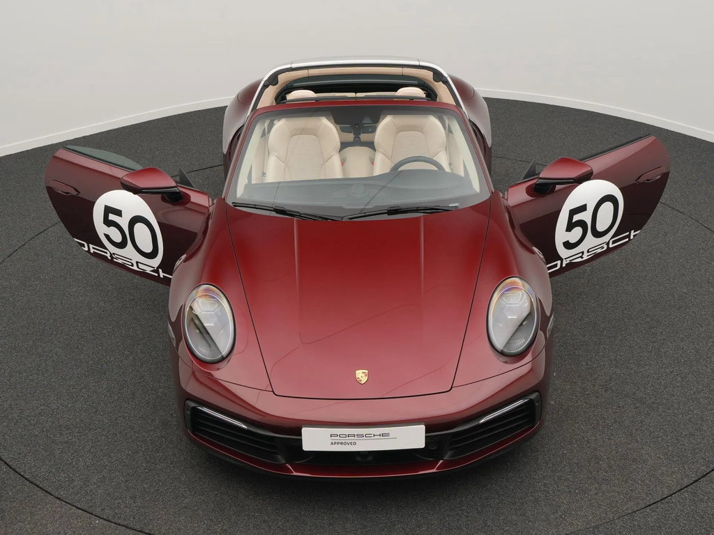 Porsche 992 Heritage Design Edition