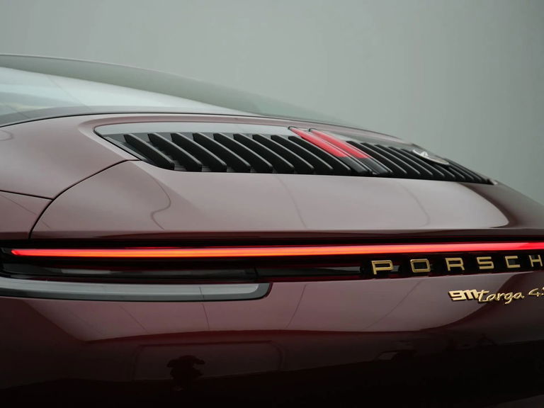 Porsche 992 Heritage Design Edition
