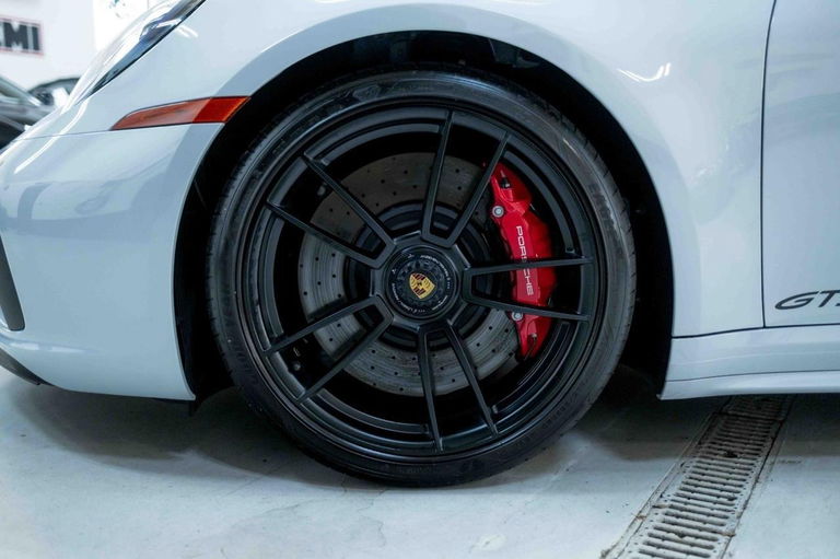 Porsche 992 Carrera GTS