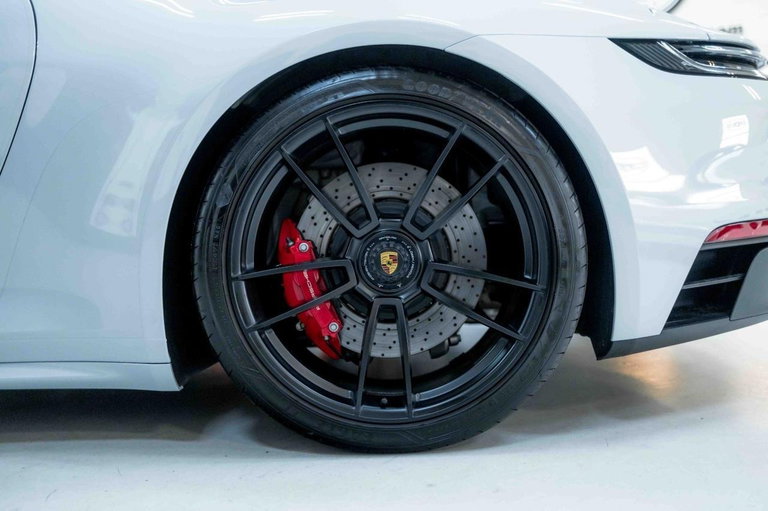 Porsche 992 Carrera GTS