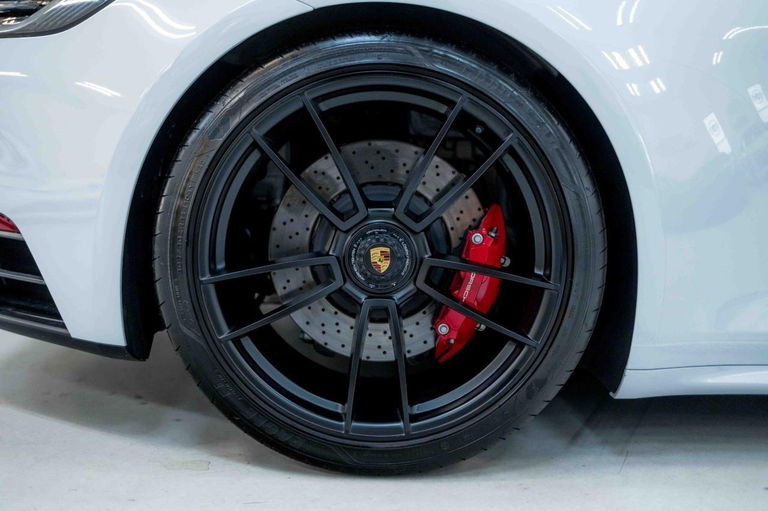 Porsche 992 Carrera GTS