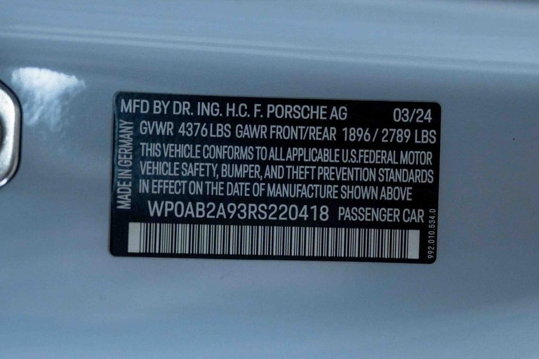 Porsche 992 Carrera GTS