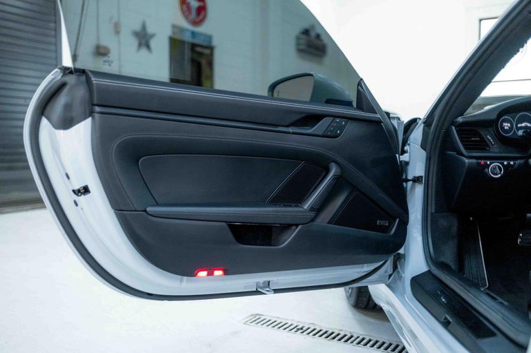 Porsche 992 Carrera GTS