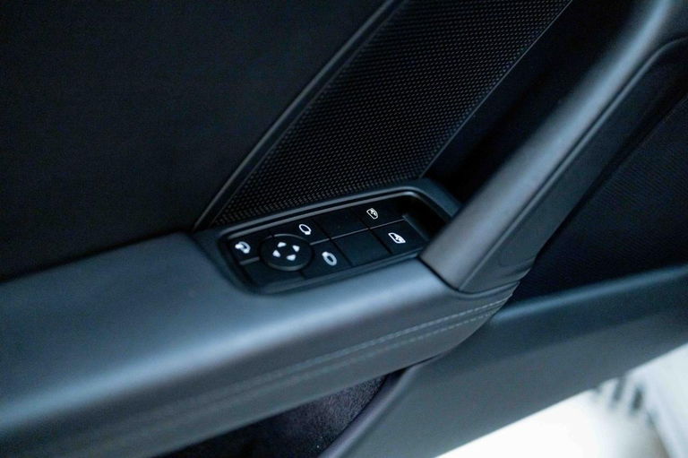 Porsche 992 Carrera GTS