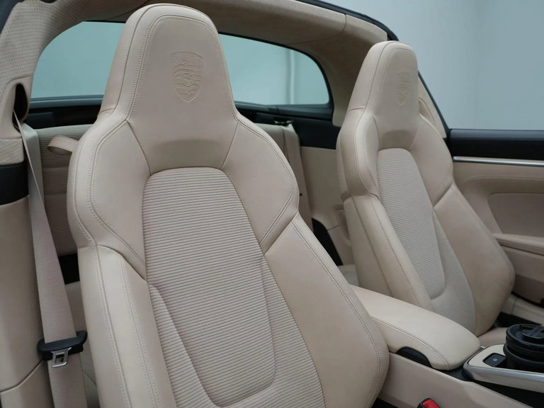 Porsche 992 Heritage Design Edition