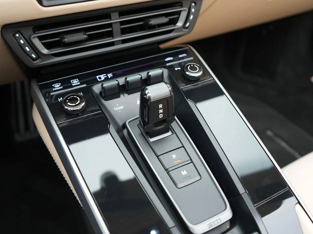 Porsche 992 Heritage Design Edition