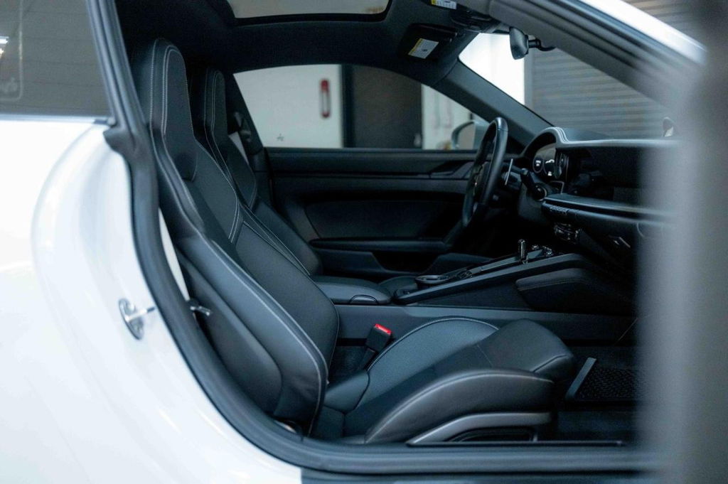 Porsche 992 Carrera GTS