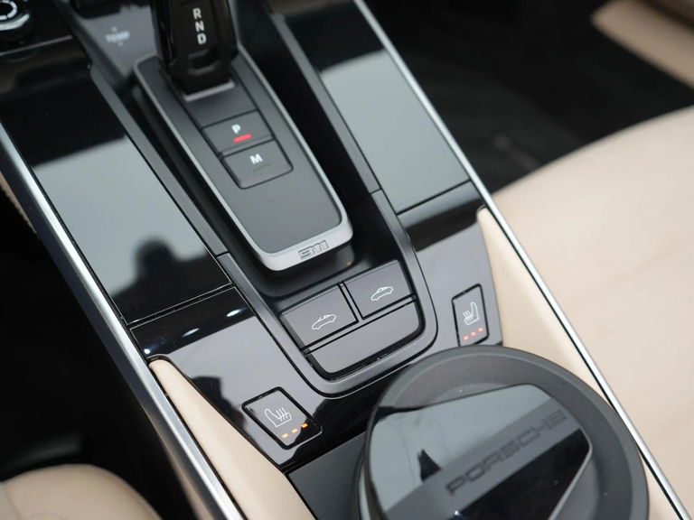 Porsche 992 Heritage Design Edition