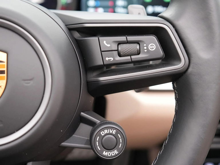 Porsche 992 Heritage Design Edition