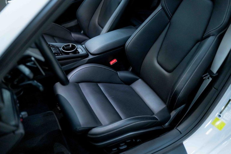 Porsche 992 Carrera GTS