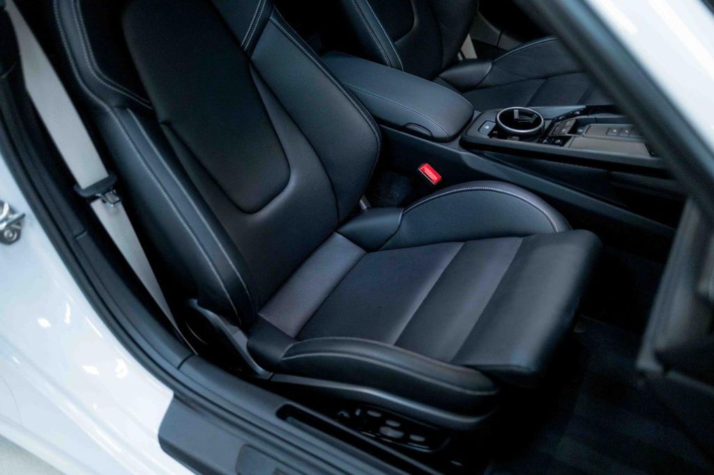 Porsche 992 Carrera GTS