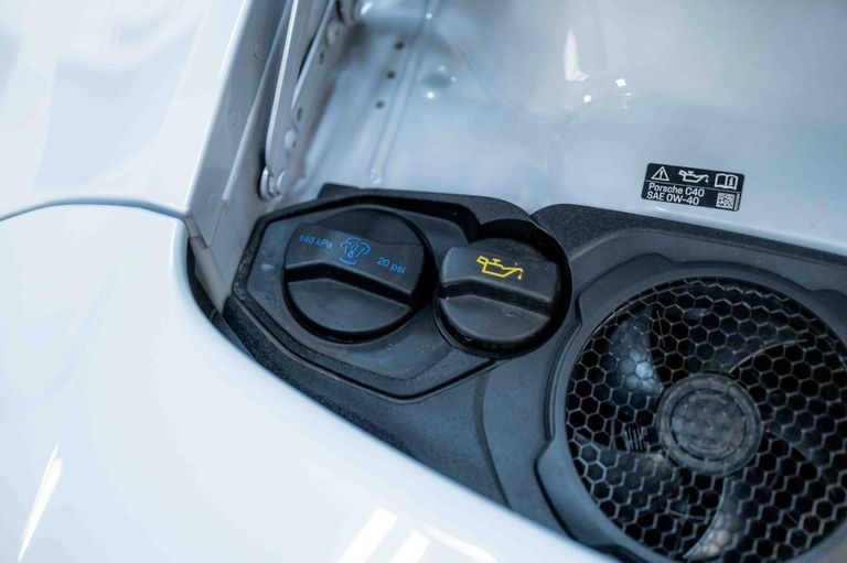 Porsche 992 Carrera GTS