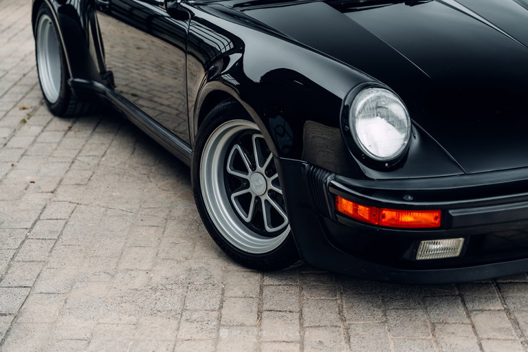 Porsche 911 Turbo 3.3 (US)