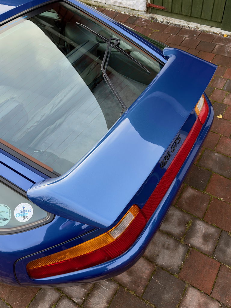Porsche 928 GTS
