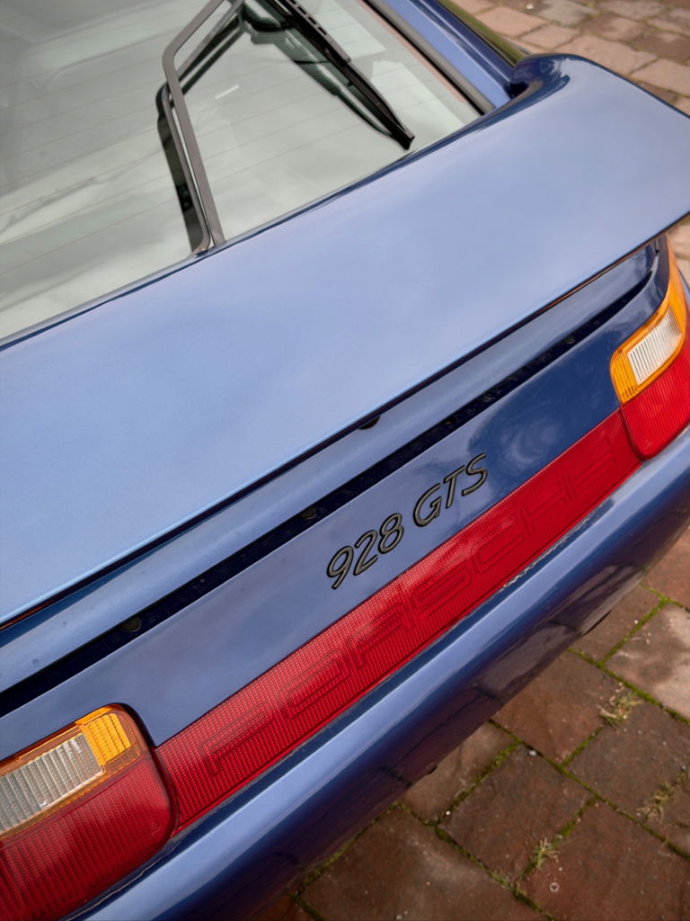 Porsche 928 GTS