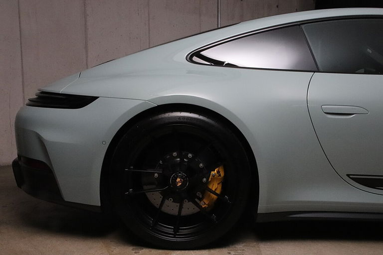 Porsche 992.2 Carrera 4 GTS