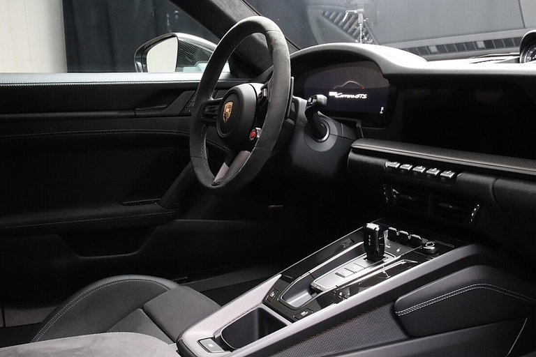 Porsche 992.2 Carrera 4 GTS