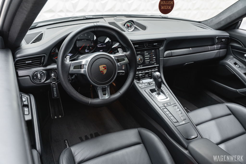 Porsche 991 Carrera GTS