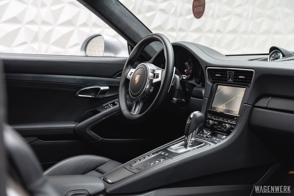 Porsche 991 Carrera GTS