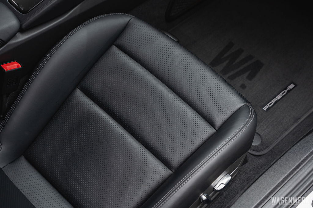 Porsche 991 Carrera GTS