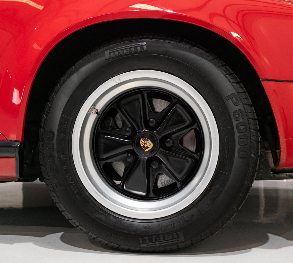 Porsche 911 Carrera 3.2 (US)