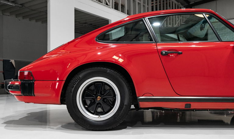 Porsche 911 Carrera 3.2 (US)
