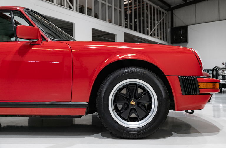 Porsche 911 Carrera 3.2 (US)