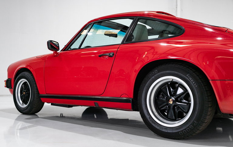 Porsche 911 Carrera 3.2 (US)