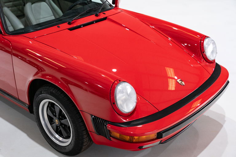 Porsche 911 Carrera 3.2 (US)