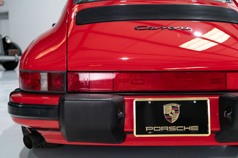 Porsche 911 Carrera 3.2 (US)