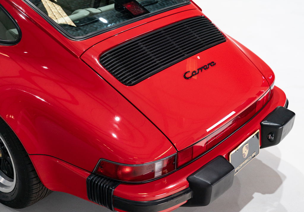Porsche 911 Carrera 3.2 (US)