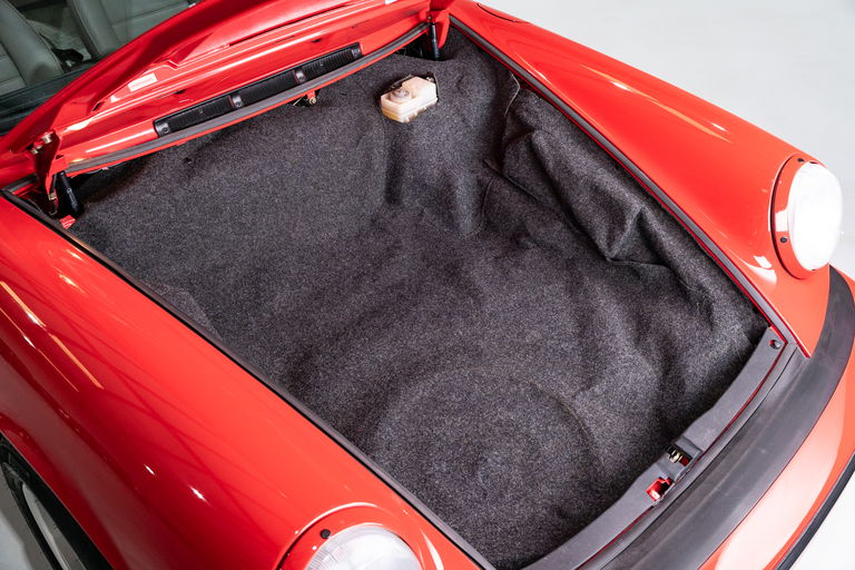 Porsche 911 Carrera 3.2 (US)