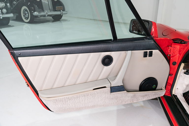 Porsche 911 Carrera 3.2 (US)