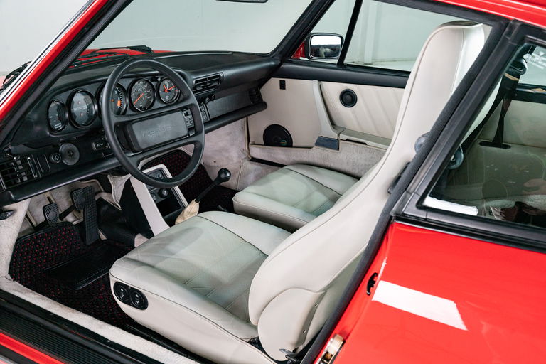 Porsche 911 Carrera 3.2 (US)