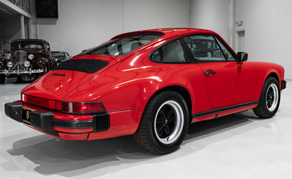 Porsche 911 Carrera 3.2 (US)