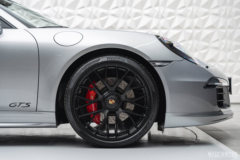 Porsche 991 Carrera GTS