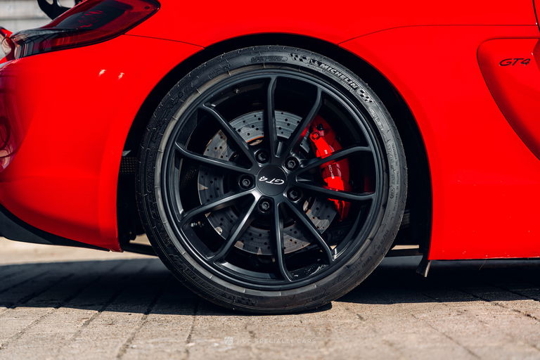 Porsche 981 Cayman GT4