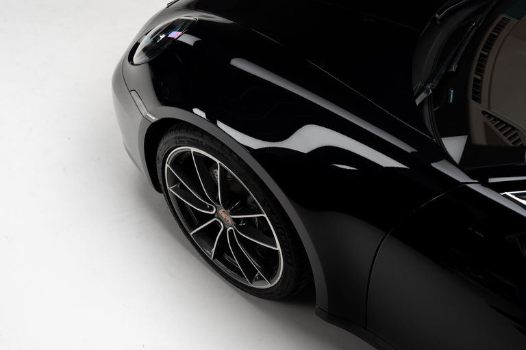 Porsche 992 Carrera 4