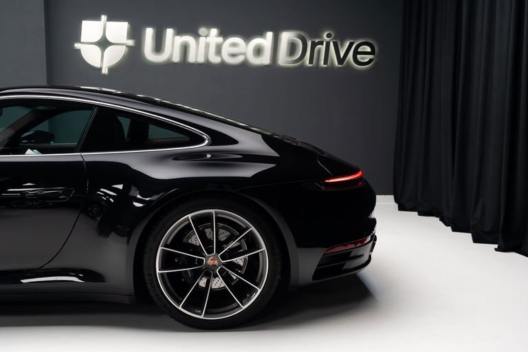 Porsche 992 Carrera 4