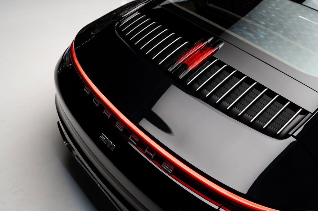 Porsche 992 Carrera 4