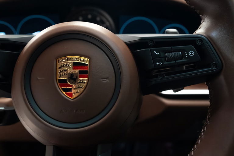 Porsche 992 Carrera 4